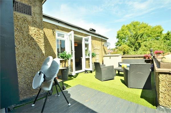 Dawlish Court, Daws Lane